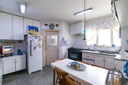 Cobertura à venda com 3 quartos, sendo 2 suítes, em Vila Olímpia, São Paulo, SP