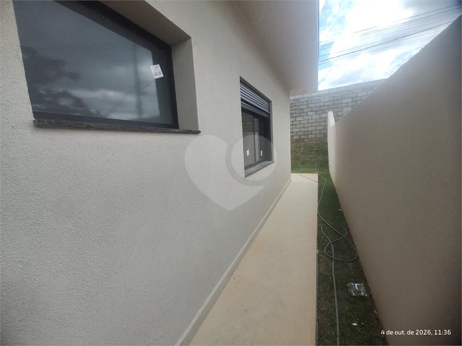 Casa exclusiva em Atibaia de alto padrão com 3 suítes, piscina, espaço gourmet, condomínio fechado, aceita financiamento