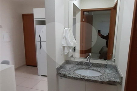 Studio no Condomínio Residencial Pieta .
