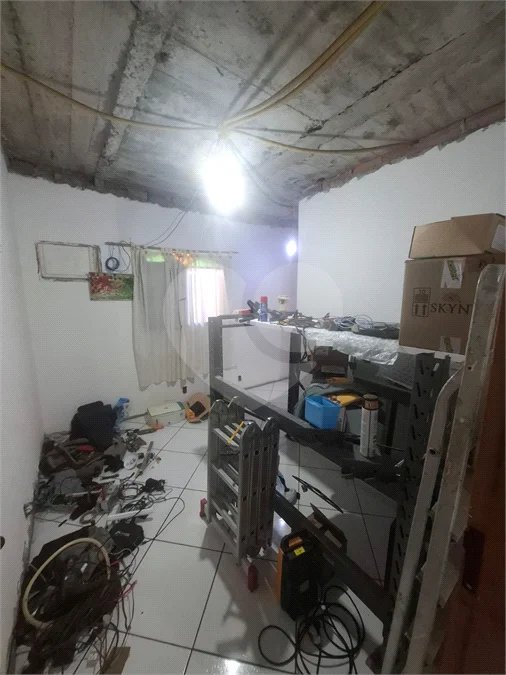 CASA LINEAR PRECISANDO DE REFORMA, 2 QUARTOS COM SUÍTE À VENDA, 121M² DE AREA CONSTRUIDA- CAMPO GRANDE