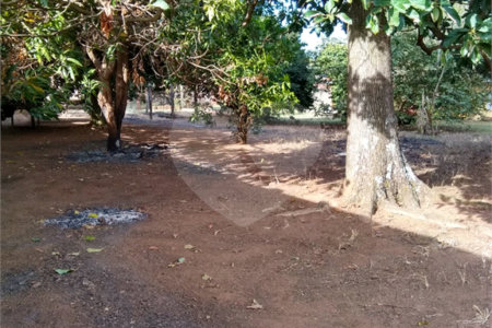 Chácara em água vermelha, localizada em ponto comercial.