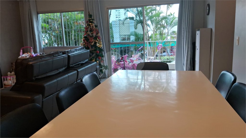 Apartamento a venda na Aclimação com 4 dormitórios e 2 vagas.