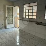 Casa Ampla e Versátil na Vila Marcelino — Excelente Espaço e Pronta para Ocupação Imediata!