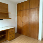 Amplo e Clássico: Apartamento de 90 m² em Higienópolis!