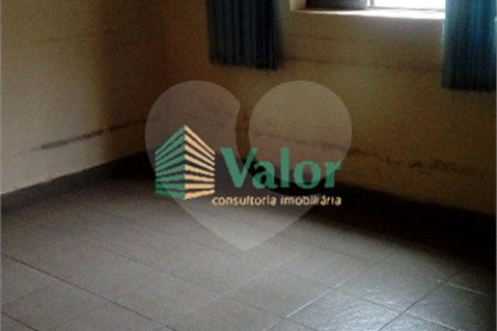 Casa com 3 dormitórios na Vila Prado
