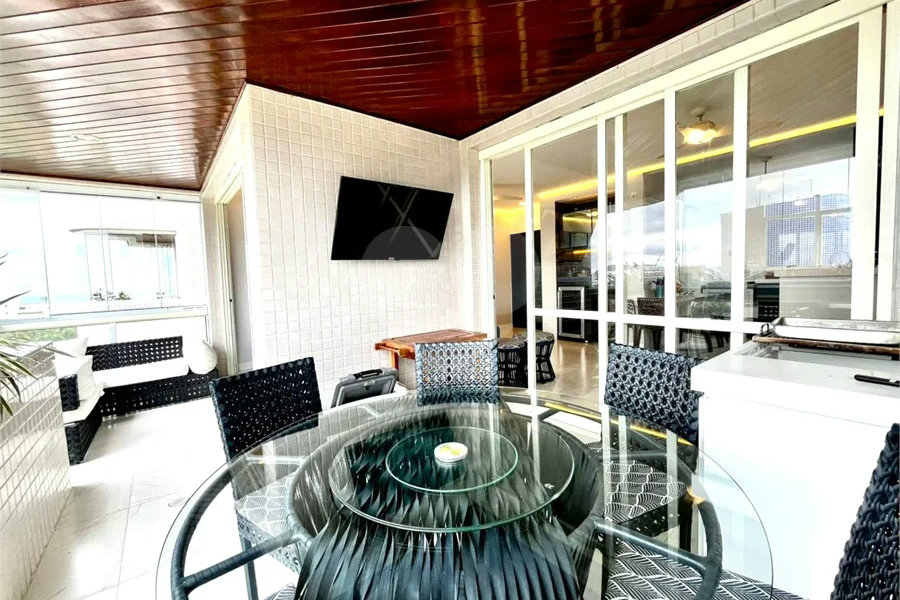 Apartamento à venda com 3 quartos, sendo 1 suíte,  em Riviera de São Lourenço, Bertioga, SP