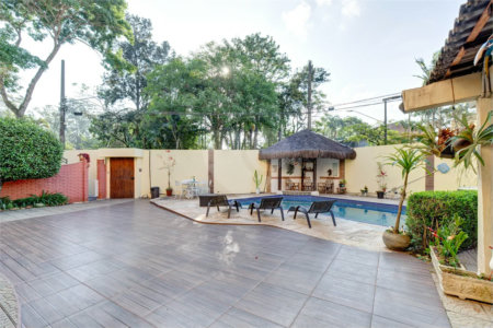 Casa à venda com 6 quartos, sendo 3 suítes, em Interlagos, São Paulo, SP