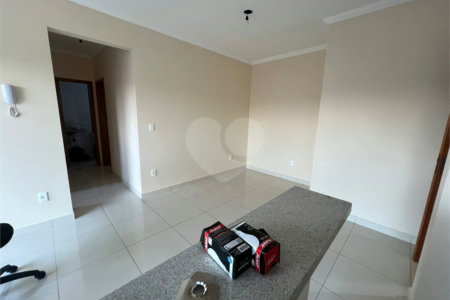 Apartamento no Condomínio Residencial Clarice.