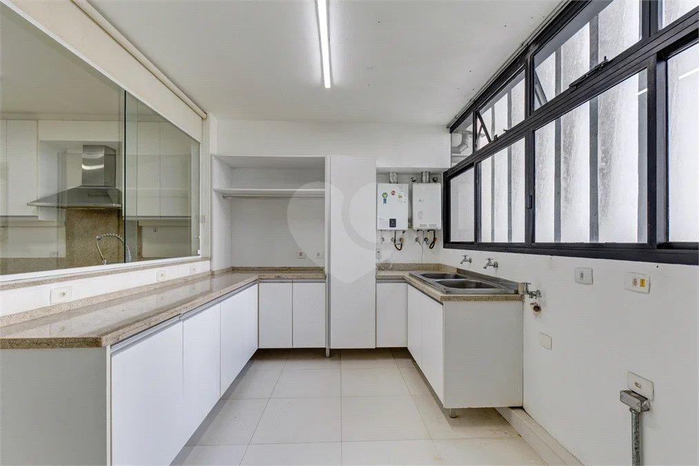 Apartamento no Alto da Boa Vista Condomíno com vasta área verde, lazer e segurança..
