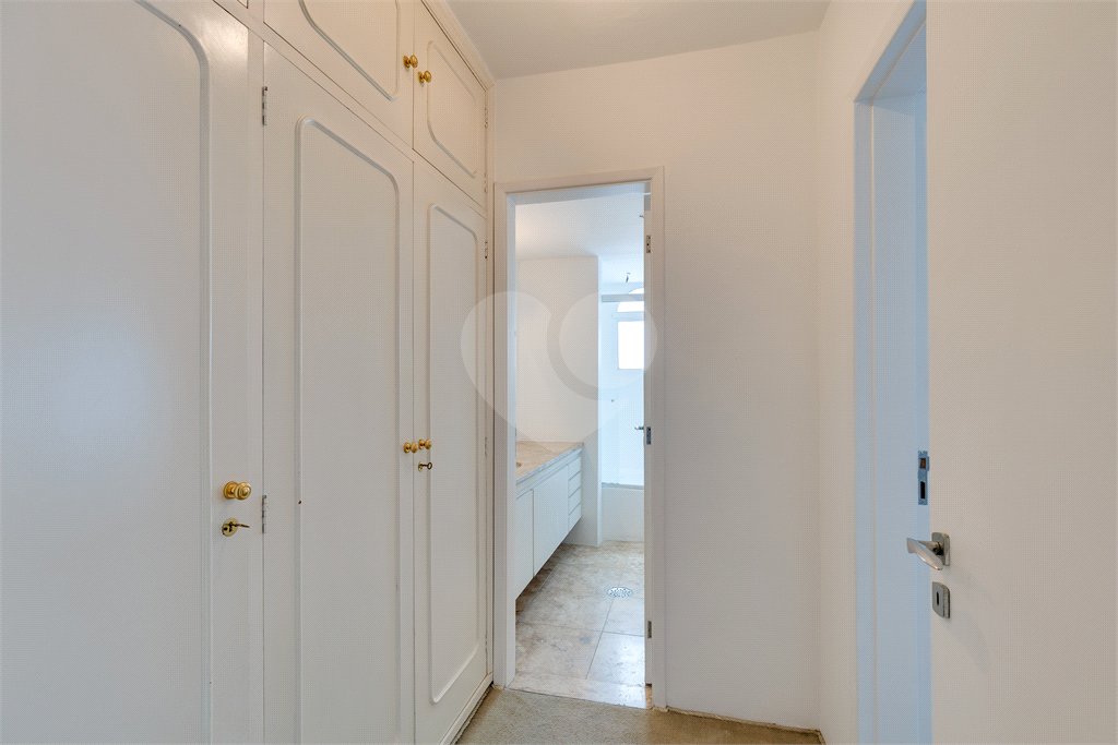 Apartamento à venda com 3 suítes em Real Parque, São Paulo, SP