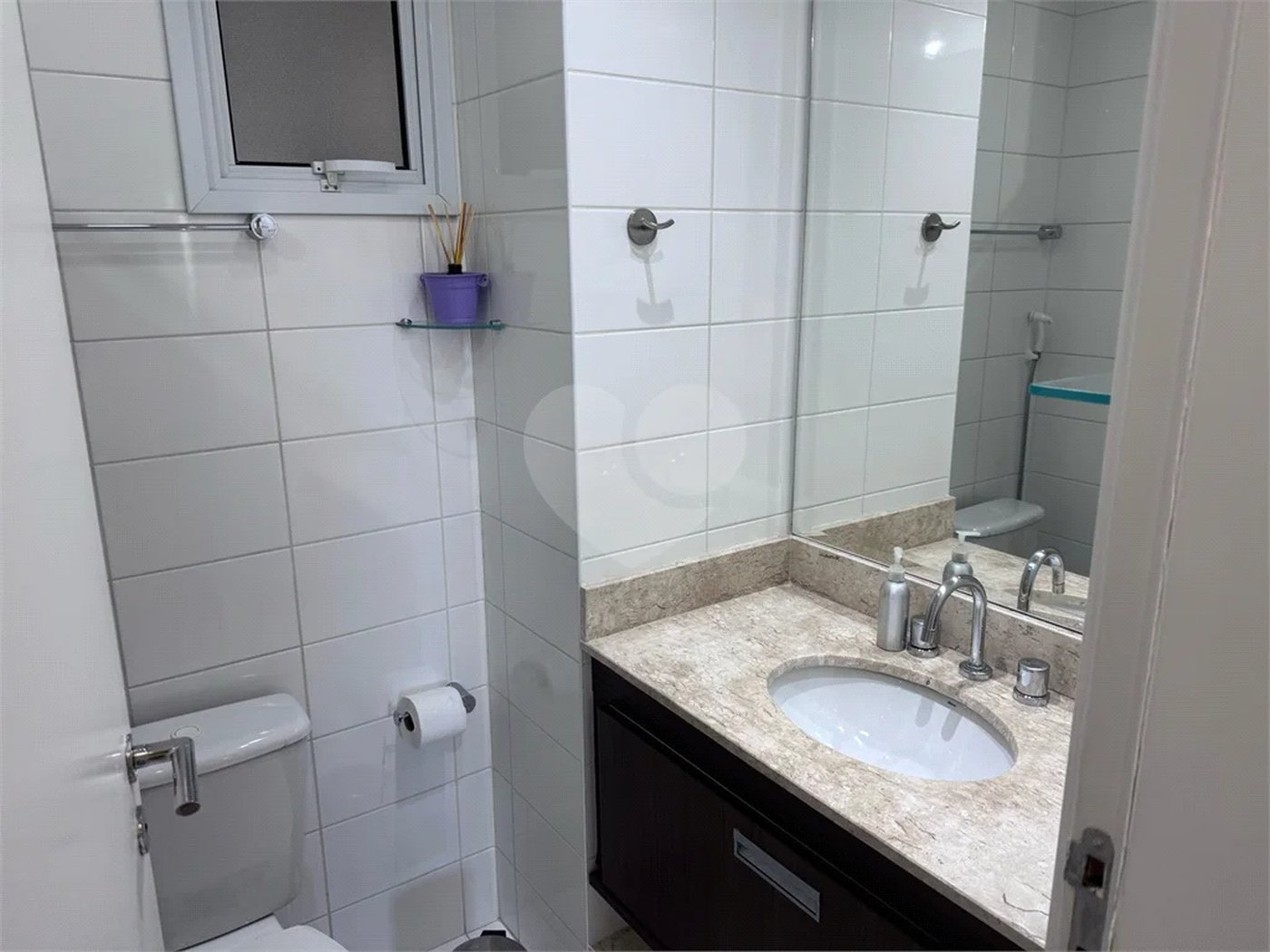 O Seu Apartamento Exclusivo: 74 m² Reformados ao Lado do Ibirapuera!