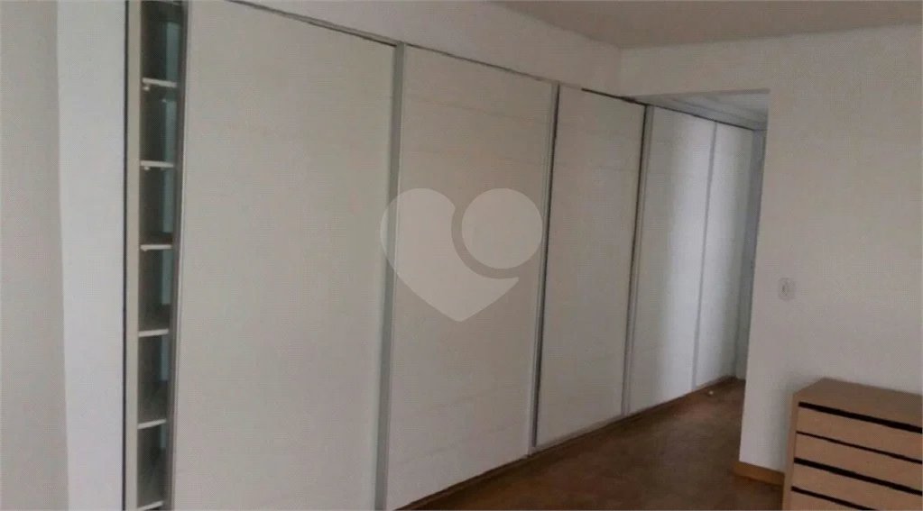 Cobertura duplex à venda na Mooca de 277m² com 3 dormitórios, 1 suíte e 3 vagas.