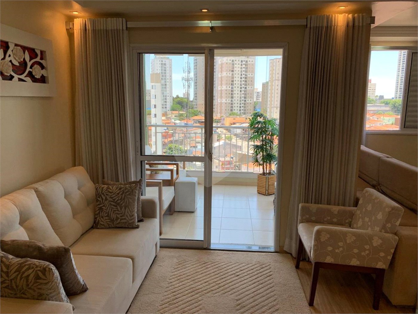 Apartamento de 70m2 com 3 dorms, 2 banheiros, 1 suíte, 1 vaga. Estuda permuta.