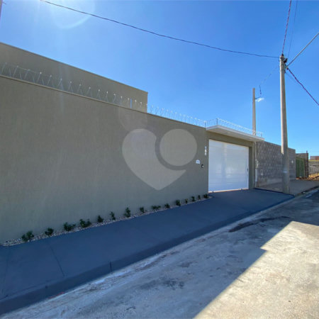 Casa térrea com piscina para venda no Residencial Arcoville