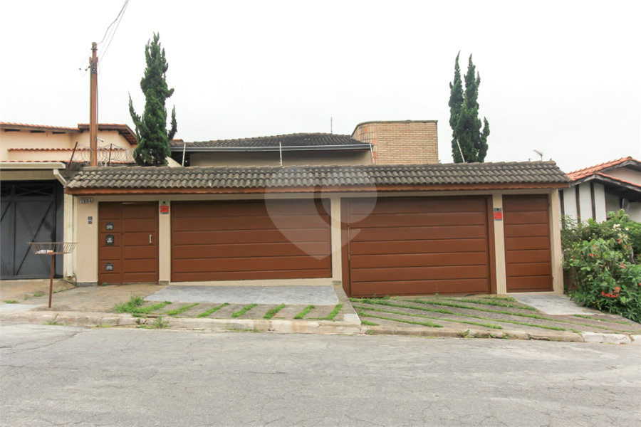 Casa térrea assobradada