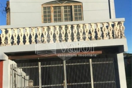 Casa Sobrado com piso cerâmico, com 3 dormitórios no Jardim Ricetti