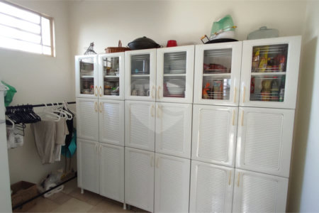 Casa à Venda de 3 dormitórios em São Carlos, no bairro Parque Santa Marta