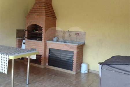 Casa com 180m² , 3 dormitórios , sendo 1 suíte , 2 vagas , à venda em Itaquera
