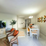 Apartamento à venda com 5 quartos, sendo 3 suítes,  em Riviera de São Lourenço, Bertioga, SP