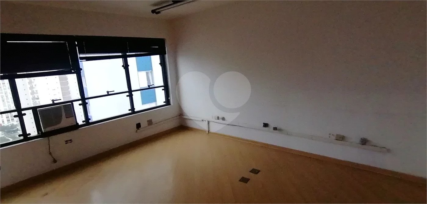 SALA COMERCIAL PARA LOCAÇÃO COM 57m2 NA VILA MARIANA/METRÔ