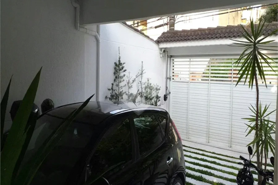 SOBRADO MOBILIADO DE 199,0 M² COM 02 SUITES, 04 VAGAS E PISCINA PARA VENDA NO JARDIM VIRGINIA BIANCA