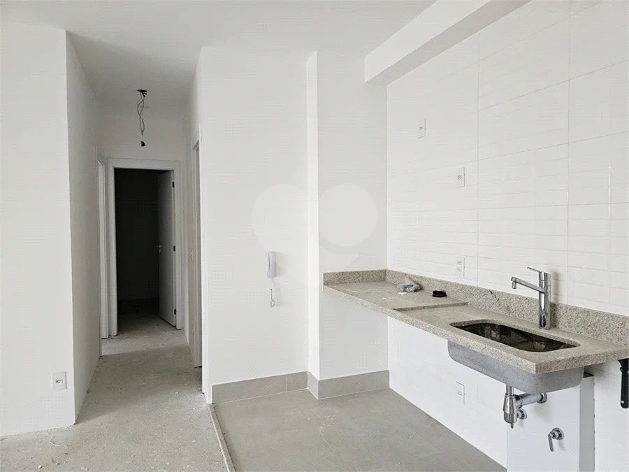 Casa Ibirapuera Apartments da Cyrela, a poucos minutos do Parque Ibirapuera, na Vila Clementino, com fácil acesso a Av. 23 de Maio e ao Shopping Santa Cruz. Apartamento de 2 dorms,, 1 suíte, 1 vaga de garagem.. Um condomínio com área de lazer tipo clube.