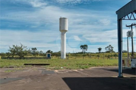 Galpão Comercial .