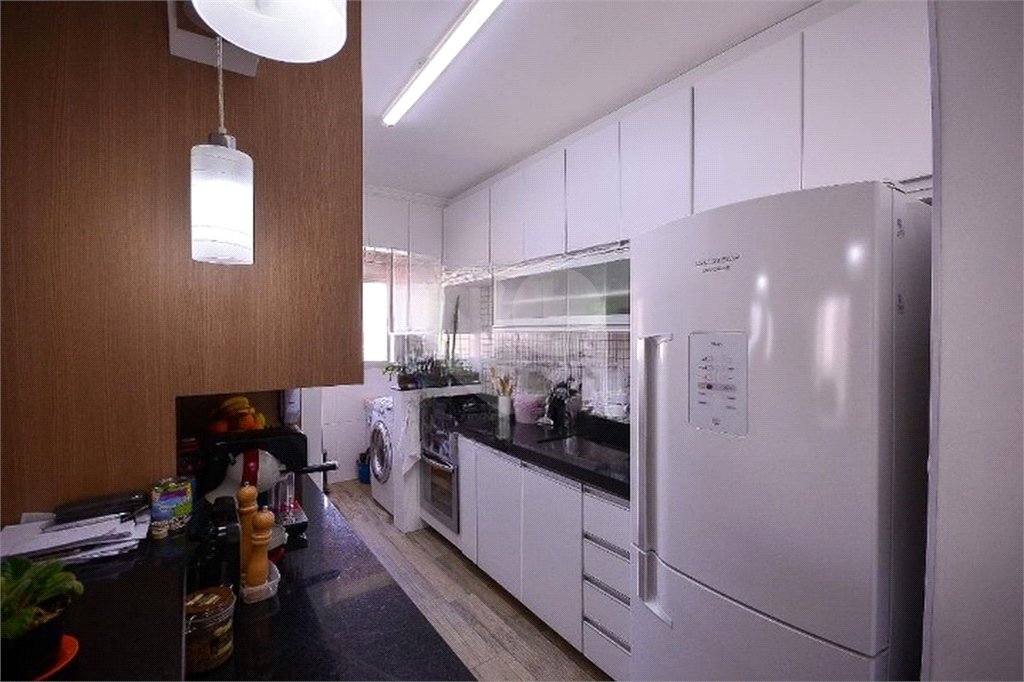 Oportunidade Apartamento mobiliado á venda na saude com 60m² com 2 dorm e 2 vaga. Aceita e estuda Permuta ( sujeito a avaliação).
