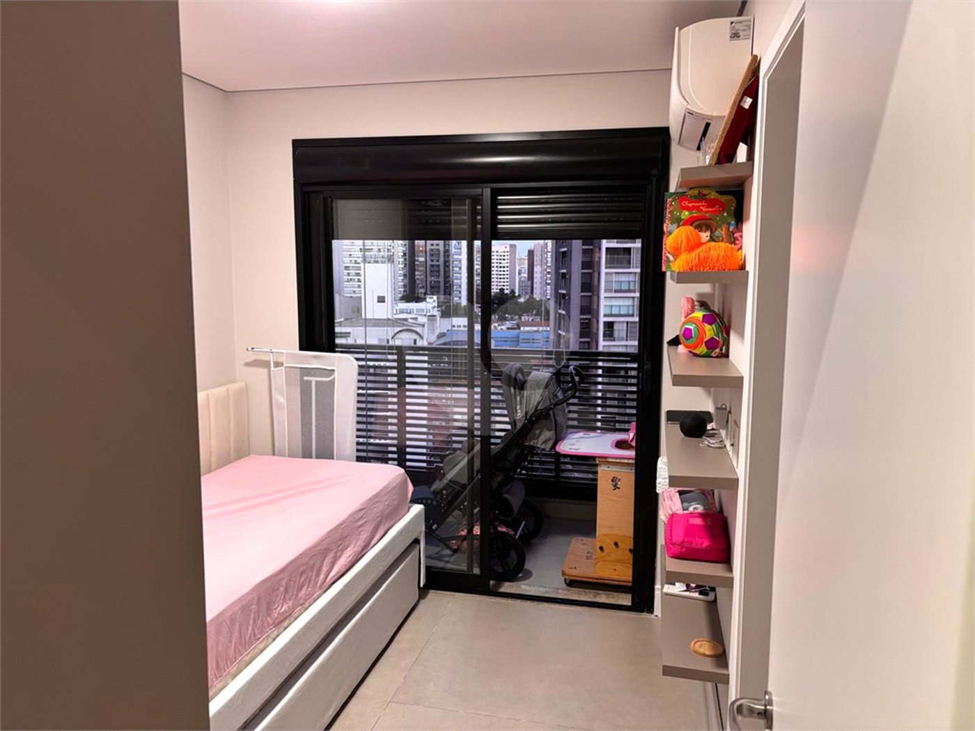 Apartamento com 73m², 2 dormitórios, 2 suítes e 1 vaga próximo ao Parque Ibirapuera em São Paulo - SP.