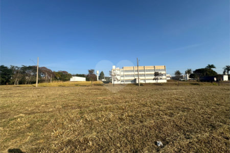 Terreno comercial de 1.685m2 á venda, em Parque Tecnológico Damha II.