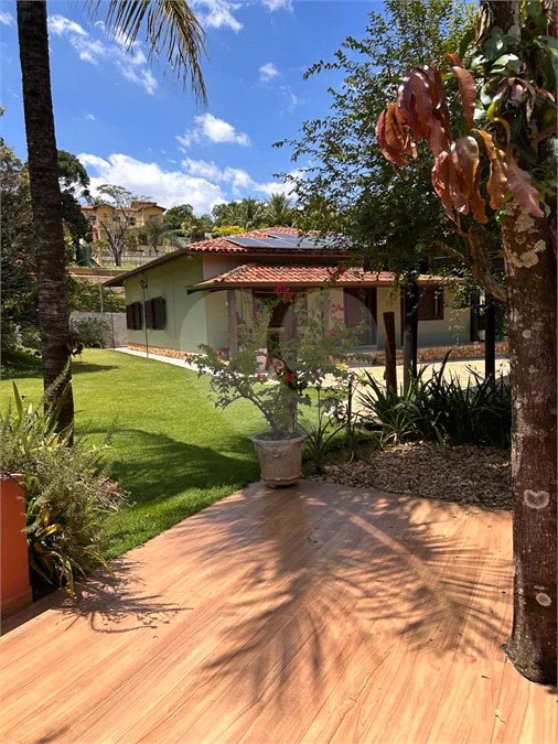 Casa para Venda ou Locação com opção de estar mobiliado no Condomínio Recanto Florido – Vinhedo/SP