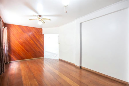 Casa à venda com 206m², 3 quartos e 2 vagas
