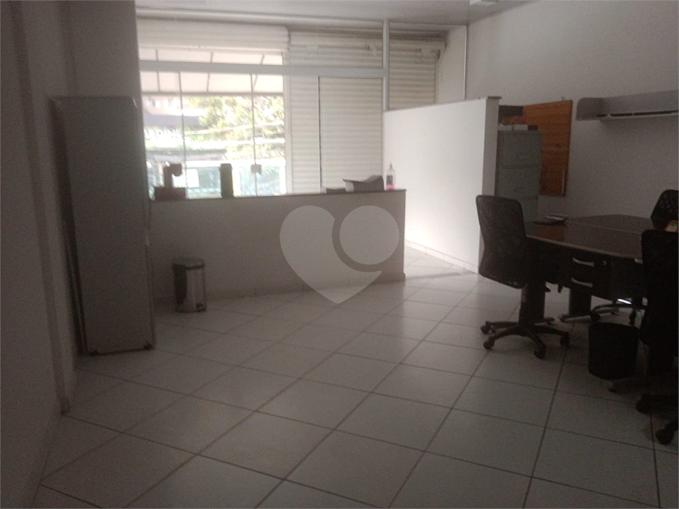 Sala comercial de 130m² Mobiliada com internet e central telefônica, Vila Thays, Atibaia