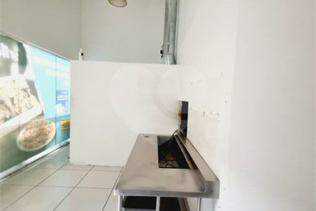 Imóvel térreo com mezanino pronto para lanchonete, venda ou locação, na Barra Funda