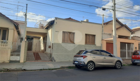 Casa à venda com 4 quartos, sendo 1 suíte, no Centro, São Carlos, SP