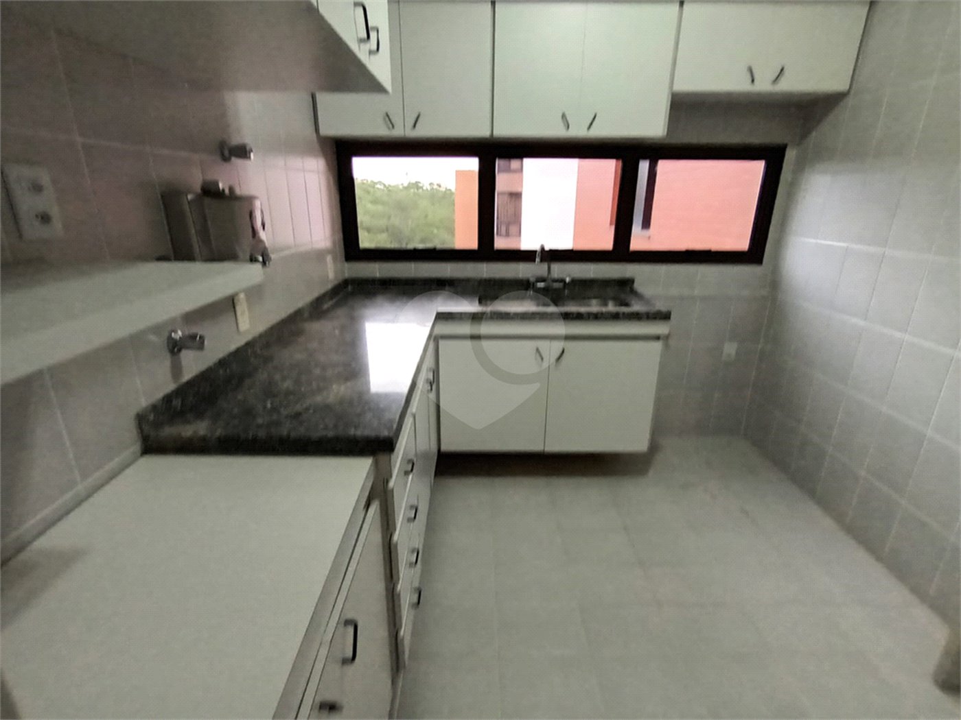Apartamento á venda 3 dormitórios Vila Andrade, São Paulo - SP