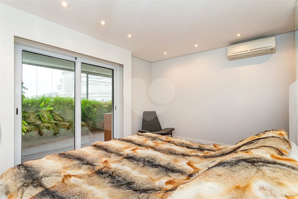 Apartamento à venda com 4 suítes em Vila Nova Conceição, São Paulo, SP
