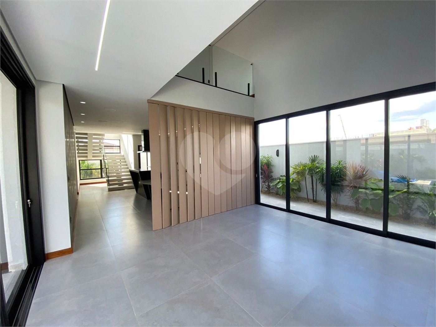 Casa à Venda no Condomínio Damha II