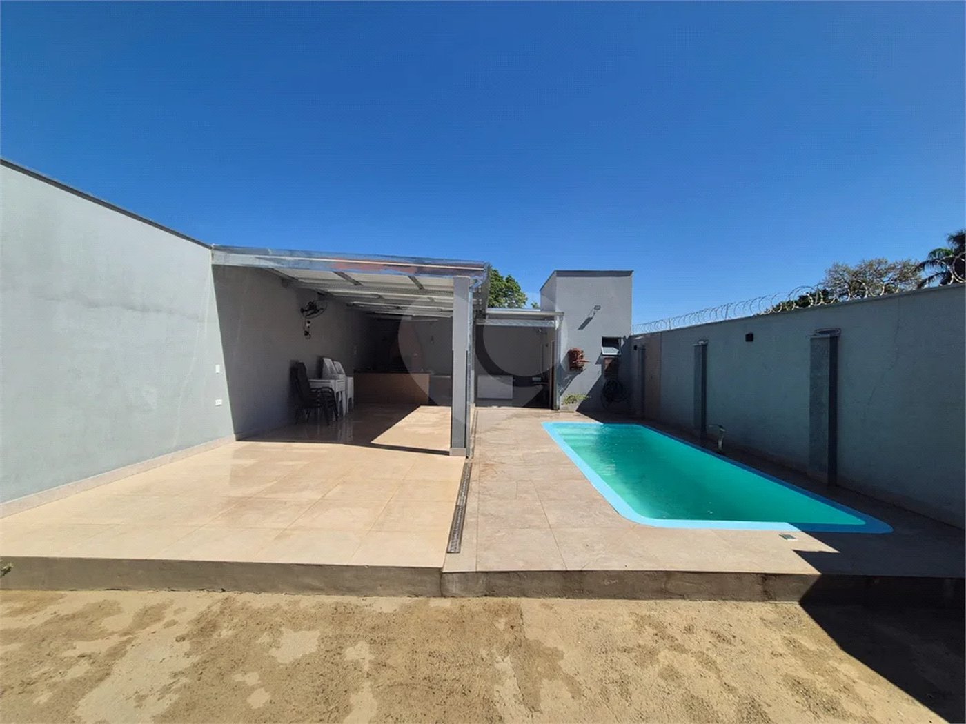 Dois imóveis em um terreno de 300 m² (12 x 25) - Com acesso independente