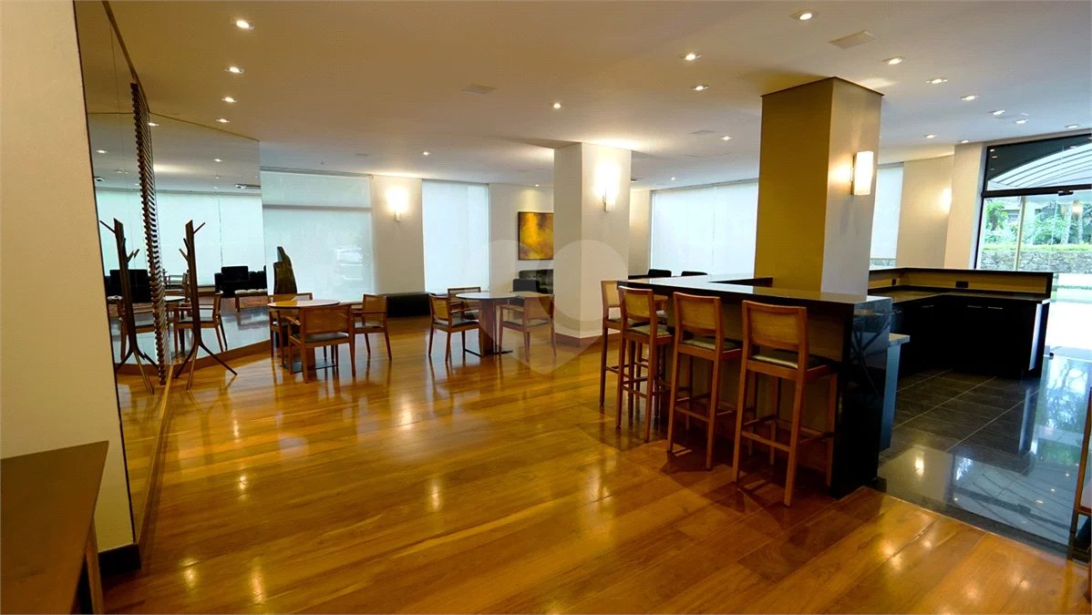 Apartamento à venda com 4 quartos, sendo 3 suítes, em Santo Amaro, São Paulo, SP