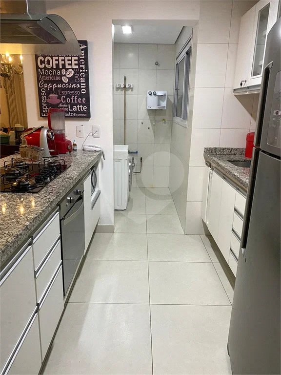 Apartamento à venda com 2 quartos, sendo 1 suíte,  em Riviera de São Lourenço, Bertioga, SP