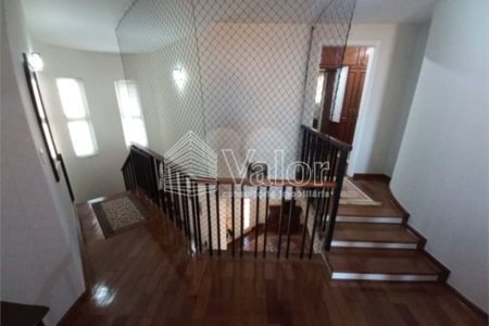 Sobrado no Condomínio Residencial Sabará