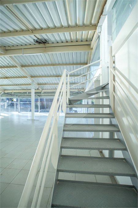 Lindo Salão Comercial para locação com 924m2 no Centro de Atibaia