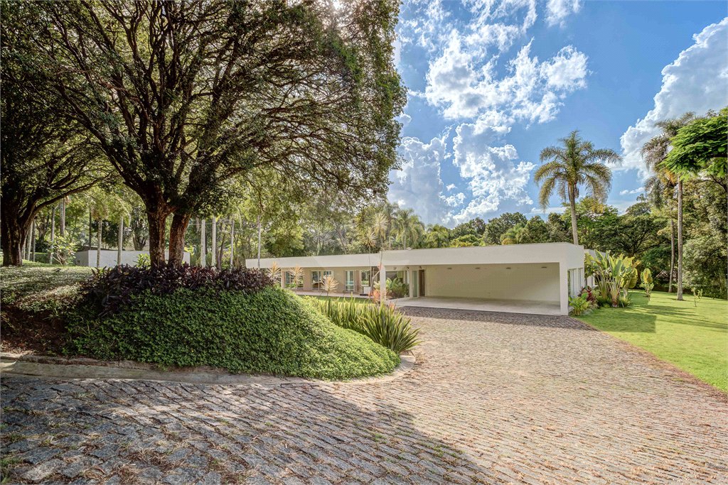 Casa à venda ou para alugar com 4 suítes no condomínio Chácara Flora, São Paulo - SP
