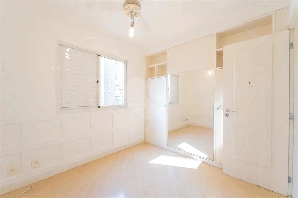 Apartamento à venda em Moema