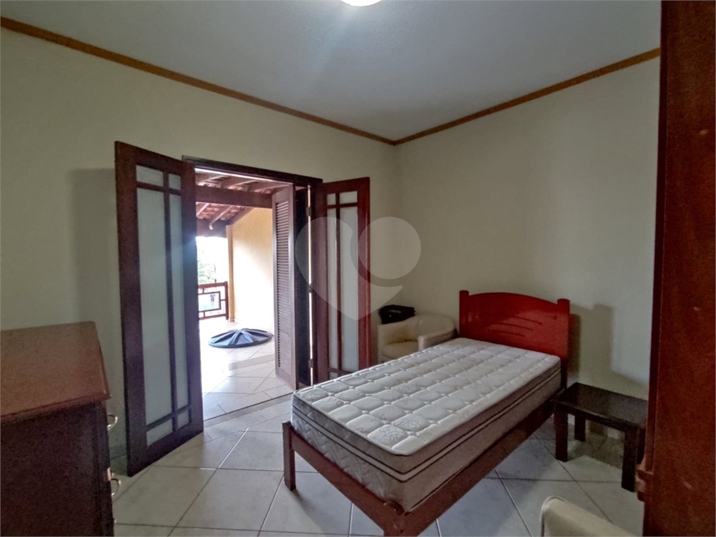 Sobrado espaçoso com 3 quartos,no Parque Fehr á Venda!