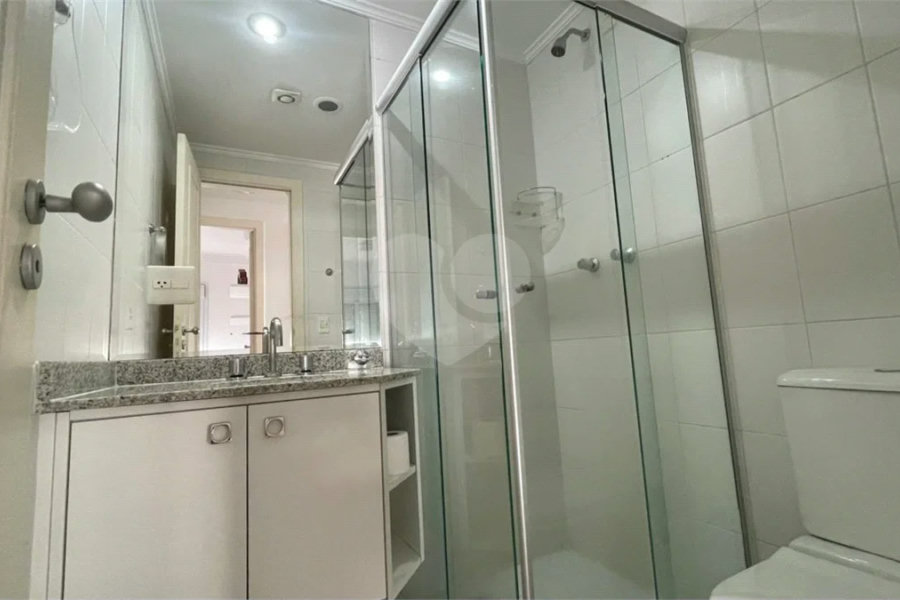 Apartamento à venda ou para alugar com 3 quartos, sendo 1 suíte,  em Riviera de São Lourenço, Bertioga, SP
