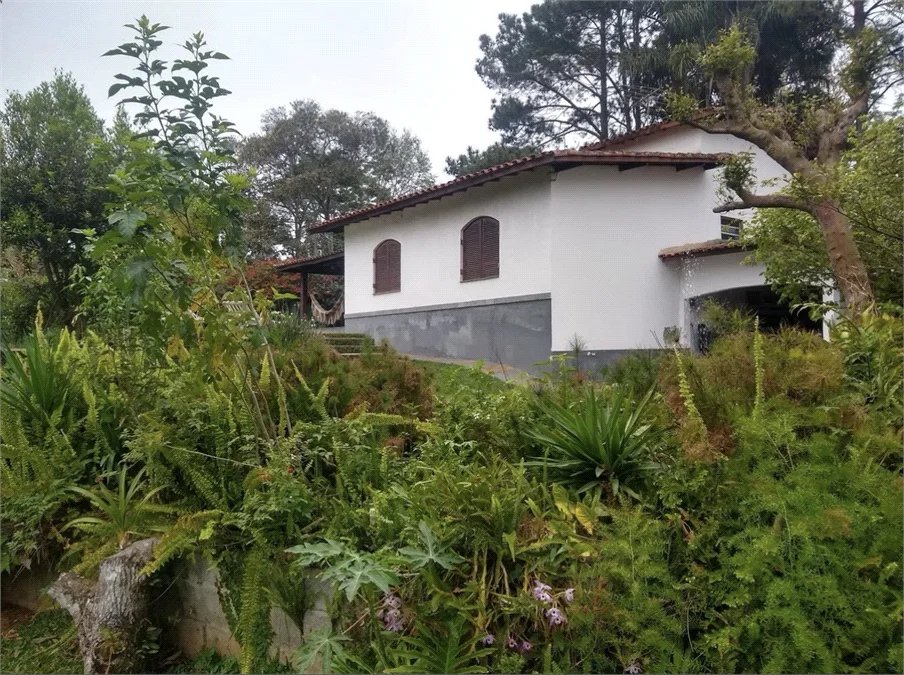 Excelente oportunidade de venda em condomínio fechado.