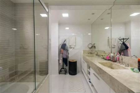 Apartamento na Mooca com 204m² amplo à venda 3 quartos, sendo 3 suítes, e 4 vagas
