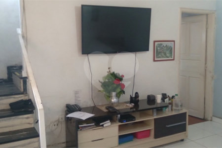 Casa com 272m² de área construída , 2 dormitórios , 1 vaga , à venda no Jabaquara.